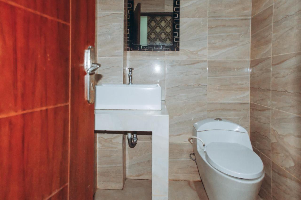 Ds Colive Marina Airport Hotel Semarang Bagian luar foto